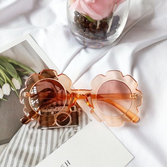 🐝 Kids Flower Child Sunglasses (fits 1-6 year old) - Picture 6 of 11